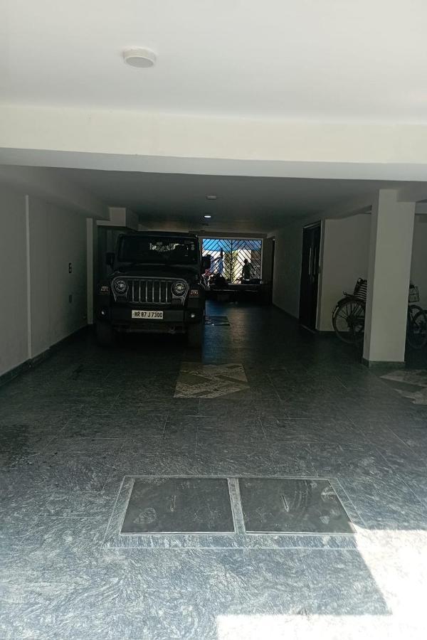 Hotel Mintstar And Suites, East Of Kailash