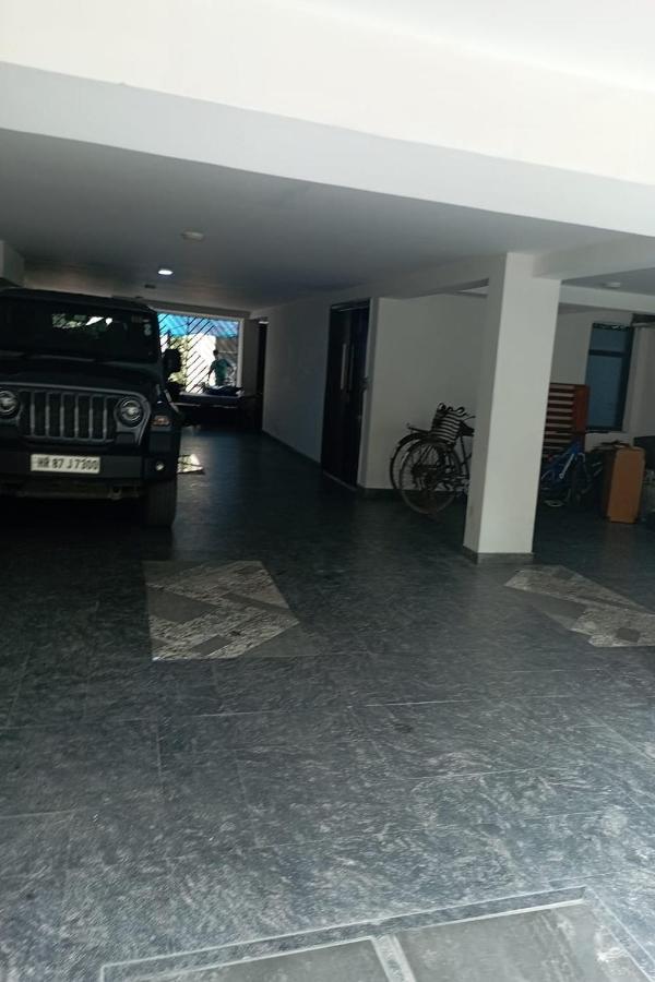 Hotel Mintstar And Suites, East Of Kailash