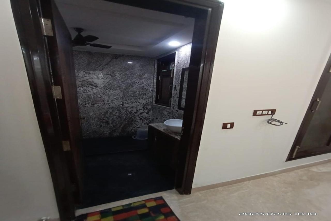 Mintstar And Suites, East Of Kailash 3* New Delhi
